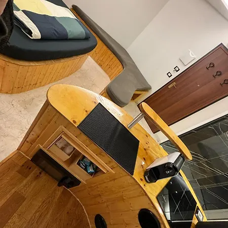 4roomz Nocleg ze śniadaniem 3*