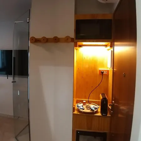 Nocleg ze śniadaniem 4roomz 3*