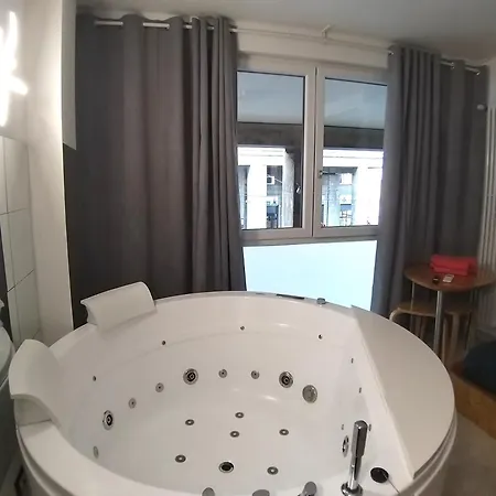 4roomz Nocleg ze śniadaniem
