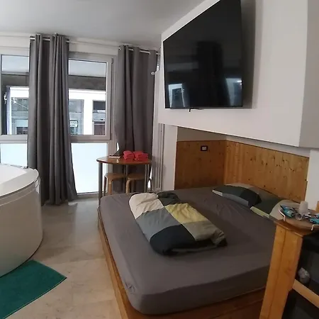 4roomz Nocleg ze śniadaniem 3*