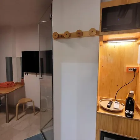 4roomz Bed and Breakfast 3*