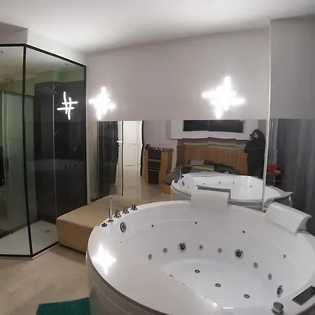 4roomz Bed and Breakfast 3*